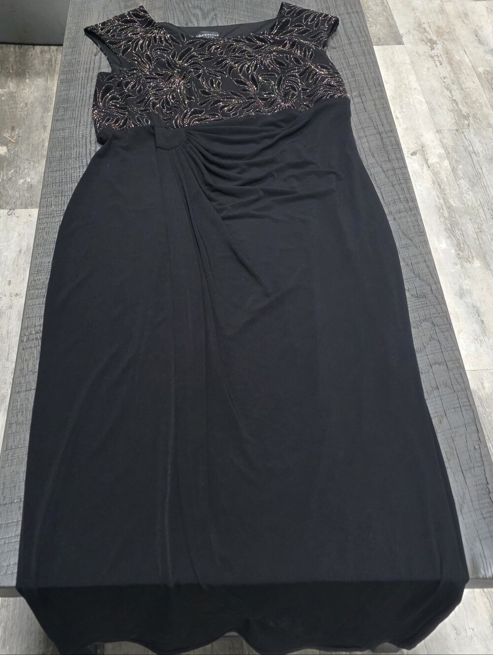 Connected apparel Black Maxi Dress with Gold Floral Bodice (SIZE :14W) - Picture 4 of 9
